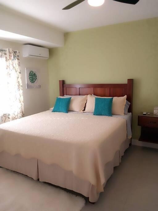 Jamaica Reggae Villa 루세아 외부 사진